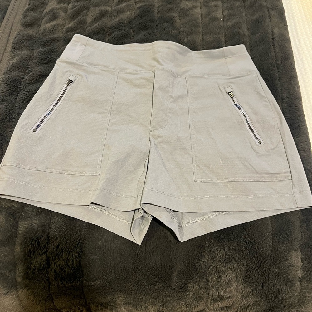 Athleta Trekkie shorts